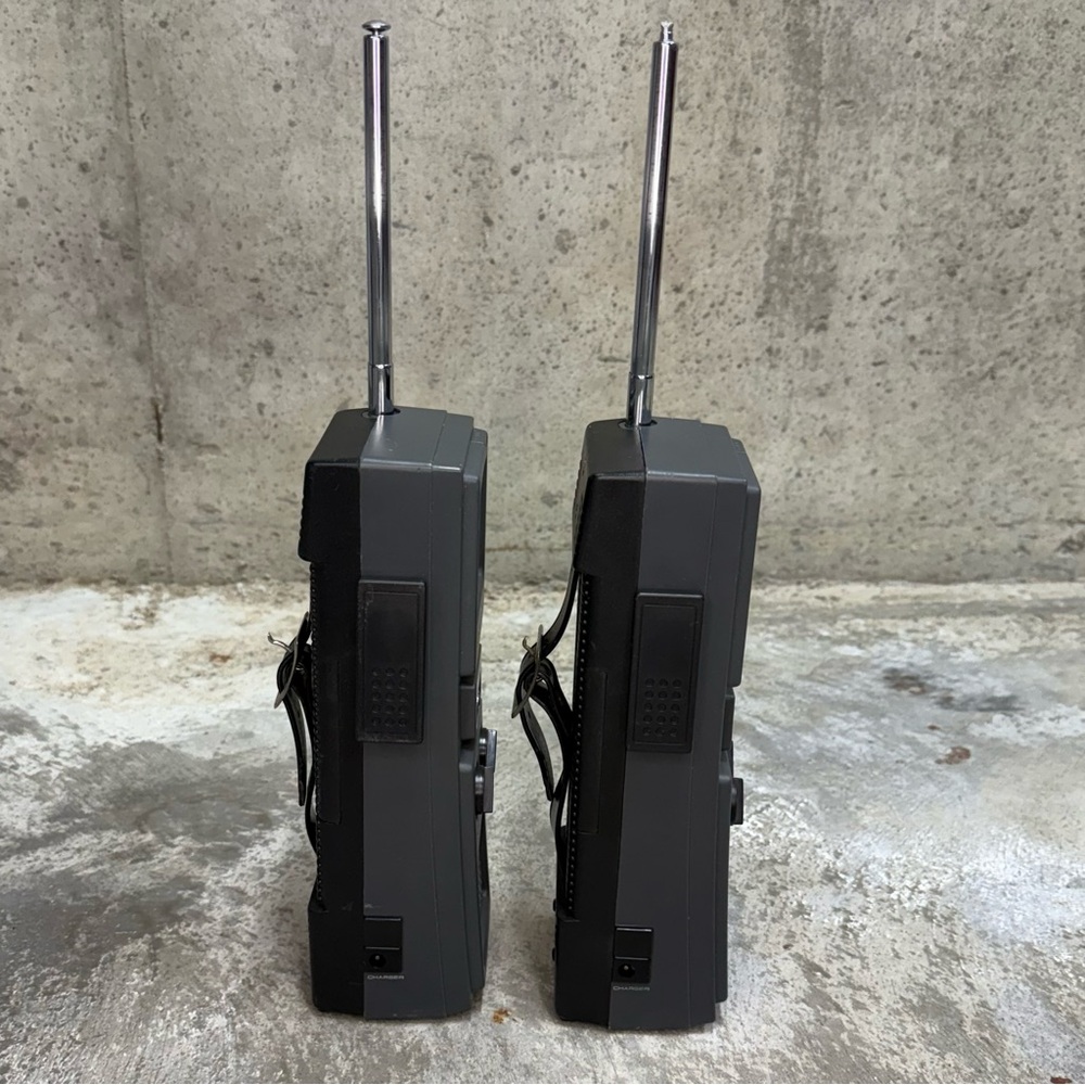 Realistic TRC-83 CB Walkie Talkies Pair Tested Working Vintage - Picture 4 of 11